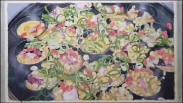 鉄板の上で美味しそうなたこ焼きが…と思ったら絵！？　写実絵師の調理イラスト動画がすごい　なぜそこまで…本人に聞いた