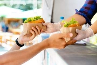 500人が選ぶ「キッチンカーで買って食べたい料理」ランキング　2位は「ケバブ」、1位は？