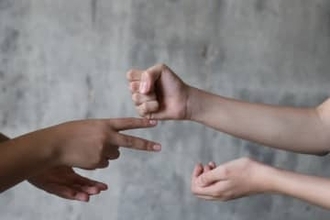 100％じゃないの？　高校生の5人に1人が「最初はグー」を拒否　じゃんけんの戦略的な理由があった！