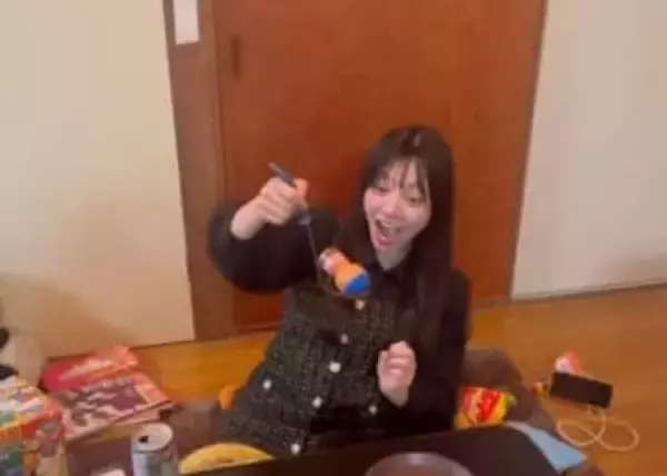 おたまで「黒ひげ危機一発」キャッチできたらお年玉！正月恒例おもしろゲームで盛り上がる家族