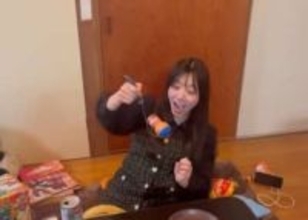 おたまで「黒ひげ危機一発」キャッチできたらお年玉！正月恒例おもしろゲームで盛り上がる家族