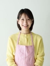 驚異の2.6億インプレッションを記録…SNSで大人気の料理家、白いご飯に「のせる＆かけるだけ」のレシピ本を発売