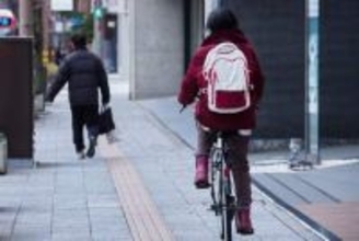 【自転車】乗るのが、難しくなるのでは？……「車道走行中は身の危険を感じる」「自動車専用レーンを」
