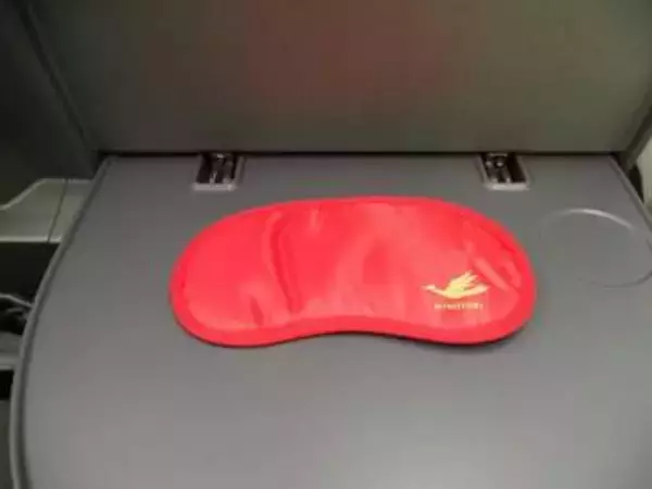 大阪と名古屋を結ぶ近鉄の夜行列車「ミッドナイトひのとり」に乗ってみた！名張駅で4時間停車？車内は深夜も減光なし？謎めいた実態に迫る