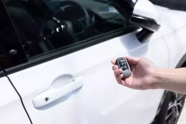 新社会人の半数がクルマ購入予定なし　理由は「お金」ではなく…　二極化する意識