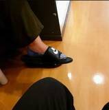 「歯医者の待合室に戻ったら、自分のサンダルを見知らぬ女性が履いていた…「お食事処で」「息子の学校のトイレで」まさかの“履かれ体験”続々」の画像1