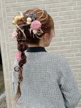 11歳年下の妹の成人式に姉がヘアセット　美容師さながらの腕前にネット感嘆「ラプンツェルみたい」