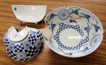 京都で菊御紋付き「宮中の食器」大量出土　江戸時代の庶民「御所への憧れ」明らかに