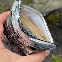 「防水、コンパクト、カードも入る」財布代わりに使っていたのは…　夏フェスにうってつけのライフハックに6.3万いいね「頭良すぎます」