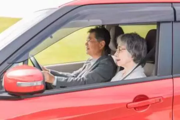 72歳父、軽自動車で新潟から四国まで　65歳の母と2人で3泊4日の旅　パーキングの休憩まで分刻み… 「大学生でも組まねえよ！」