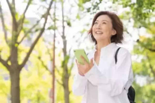 AI活用「60代以上の女性」が最多　シニア女性がAIを求める理由とは