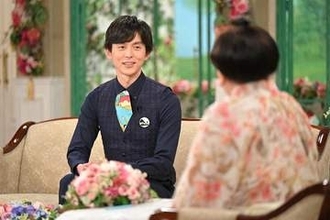 ストレッチ＆ピアノ弾き語りで天気を伝える異色の気象予報士　受験当日に亡父から届いた「奇跡の応援」【徹子の部屋】