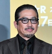 父は「エミー賞」主演男優賞の真田広之　31歳イケメン俳優が長髪ヒゲのワイルド近影「ガチヒロさんそっくり」「新たな一面もステキ」