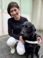 「シャルル・ボネ症候群」とは？　視力のない女性が見ている“幻視”を、疑似体験できる展覧会