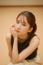 乃木坂46副キャプテン　ピュアな魅力全開のホワイトコーデ　海辺や夜の街で艶やかグラビア