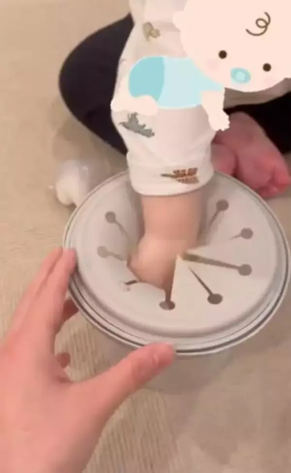 たった220円で！？1歳息子が「ずーっと遊んでる」　百均で手作り「知育玩具の要素が詰まってますね」