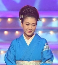 卵巣がんの手術・抗がん剤治療を終えて1年5カ月　演歌歌手、ウィッグなしの地毛画像に反響　「お蔭さまで順調に伸びています！」