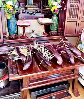 「ご先祖様ごめん」子供たちに任せた精霊牛がカオス状態に！ 爪楊枝刺さりまくったナスに6.8万いいね「どれに乗るか迷う」