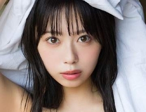 アイドル電撃復帰の峰島こまき、ノスタルジックな雰囲気あふれる水着姿