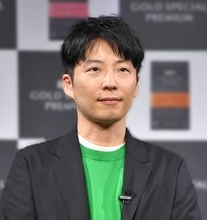 「前からされてましたっけ」星野源さん、雰囲気ガラリ　口ひげ蓄えたワイルドな印象に　左手薬指にも注目集まる