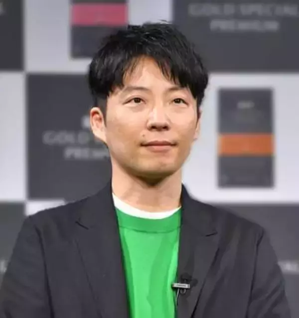 「前からされてましたっけ」星野源さん、雰囲気ガラリ　口ひげ蓄えたワイルドな印象に　左手薬指にも注目集まる