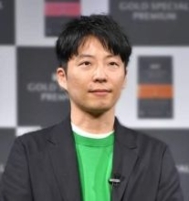 「前からされてましたっけ」星野源さん、雰囲気ガラリ　口ひげ蓄えたワイルドな印象に　左手薬指にも注目集まる