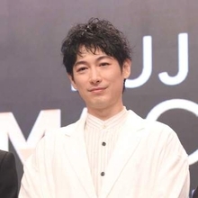 「美しすぎる」ディーン・フジオカさん、着物姿で大役　「武士のような佇まい」「風格が違う」「キリッと素敵」