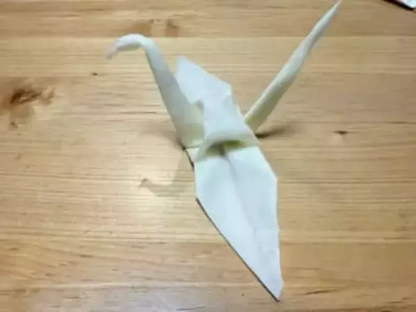 「発想が天才」春巻きの皮で折り鶴を作ったら……「食べられるアートすぎる」「こんなん絶対バズる」