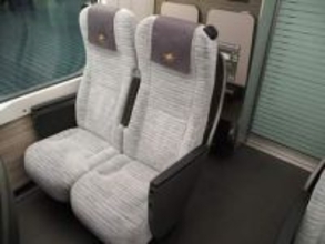近鉄の夜行列車「ミッドナイトひのとり」　高速バスよりも快適？ 全席コンセントあり、リクライニング機能も十分…ただ難点は