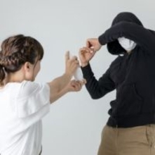 護身用品か凶器か　悪用相次ぐ催涙スプレー　防犯目的でも所持を認めた判例も【弁護士が解説】