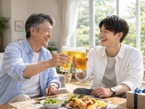お酒好きなお父さんを持つ男女「楽しく飲んでほしいけれど…」家族が不安に感じるのは？