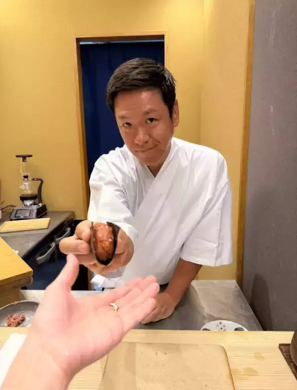 逆参観日？　はんにゃ川島の高級すし店に元妻と子どもが来店　緊張する寿司職人を前にプチ反抗期の娘さんの反応は？
