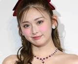 「令和の白ギャルが華やかランジェリー姿　谷間爆誕ブラ新作をまとって登場　PEACH JOHN春の新ビジュアル」の画像1