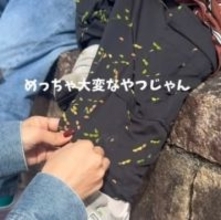 「めっちゃ大変なやつじゃん…」ひっつき虫を取る驚きの対処法に3児の母が感動　「すご！」「いつかのために覚えとこ」