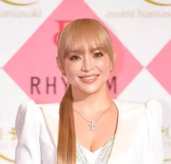 まるで彫刻！浜崎あゆみさん、美しい「腹見せ」に大反響　「ハンパねぇぇぇぇぇ〜」「あゆの身体がどんどん進化してるぅ」