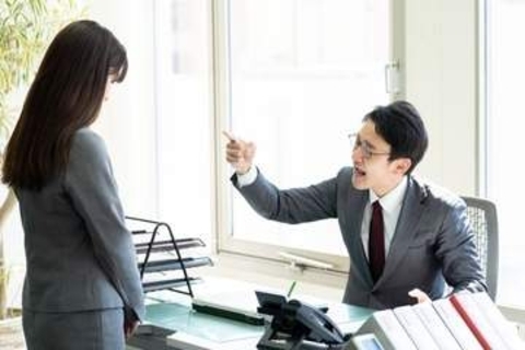 上司の理不尽な指示でやる気をなくした瞬間…「あいまいな指示」「説明なく丸投げ」を超えた1位は？