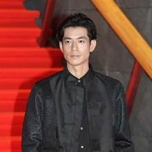 「区別がつかない」「親子？」T乾ブレイク俳優、アジアのスターと顔がそっくりだと話題　「見ると思い出す」「雰囲気似てる」