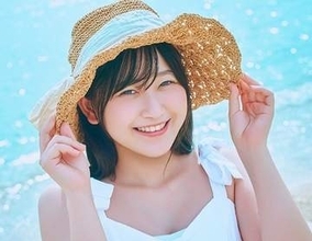 部屋着から王道白ワンピ、制服姿にキュン！注目声優・遠藤璃菜　21歳の誕生日に1st写真集
