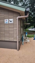「いや、しない。それともする？」公園に設けられた犬専用のトイレ　3度チャレンジしたけれど…「水分補給に最適では」