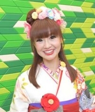 「頭頂部に…」女性お笑い芸人、頭部の悩みを告白→「どちらのお嬢様？」「女子高生かと」カムフラージュ姿にファン驚き