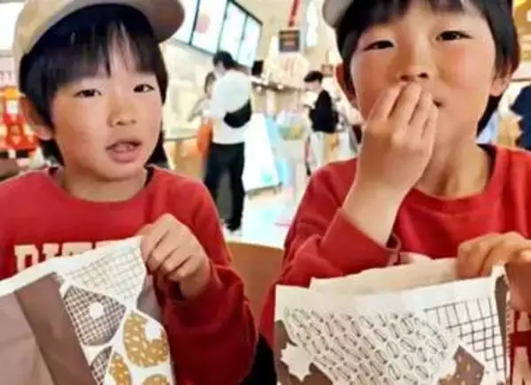 【検証】8歳の一卵性双生児が別々に選んだドーナツは同じ？ 違う？　性格は「真逆」という2人、気になる結果は…