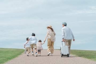 正直しんどい夏のレジャーランキング、3位「帰省」、2位「バーベキュー」を抑えた1位は？