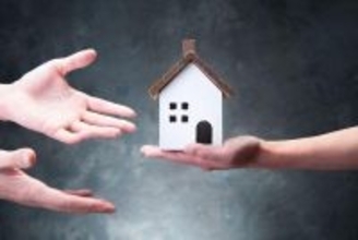 不動産の二重譲渡とは？対抗要件や未然に防ぐ方法を解説