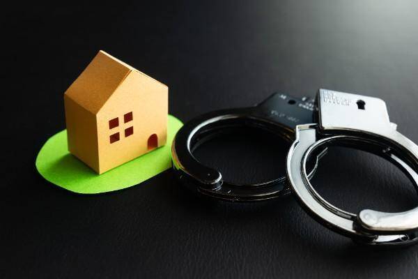 【注意喚起】ポンジスキームとは？具体的な手口や見分け方をわかりやすく解説