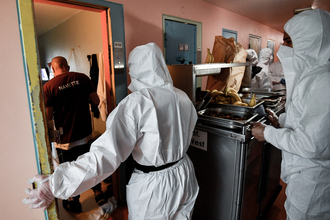 再感染の死亡リスクは2倍か 新型コロナで知っておくべきこと