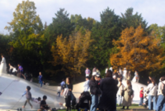 『フワフワドーム』親子孫3代で飛び跳ねた遊具｜産業遺産のＭ＆Ａ