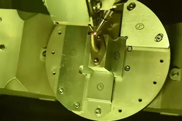 ニコンが企業買収で本格参入、なぜ今「3Dプリンター」なのか？