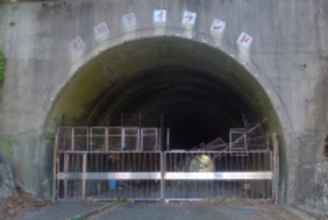 「ステンレス鋼メーカー」が継いだフラミンゴの園｜産業遺産のＭ＆Ａ