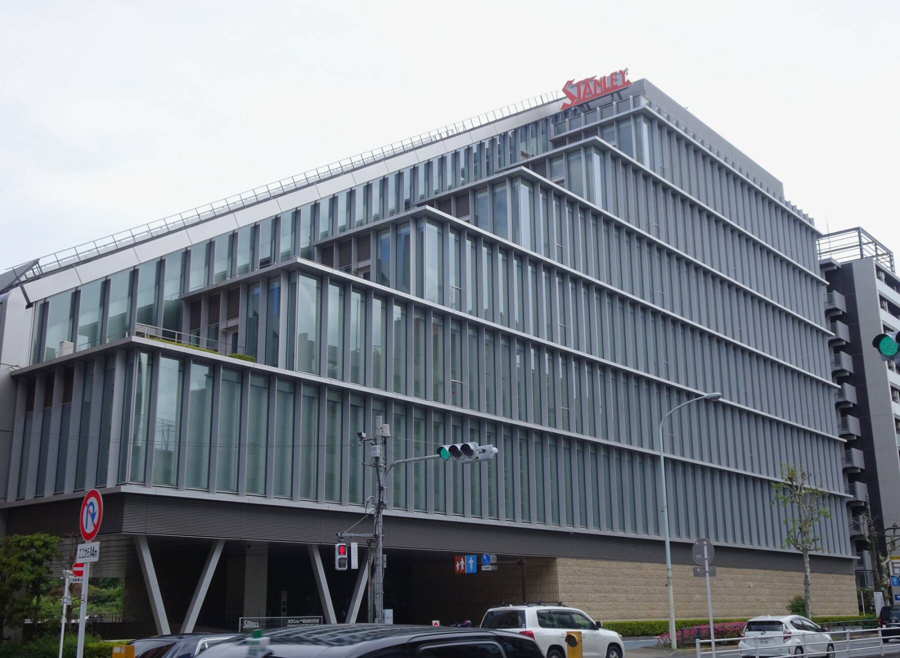 【スタンレー電気】自動車用ランプ依存から脱却へ、岩崎電気を700億円で買収