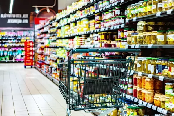 【2026年小売】﻿﻿人口減少社会を見据えて店舗の在り方に変化、食を巡る競争がM＆A誘発要因に